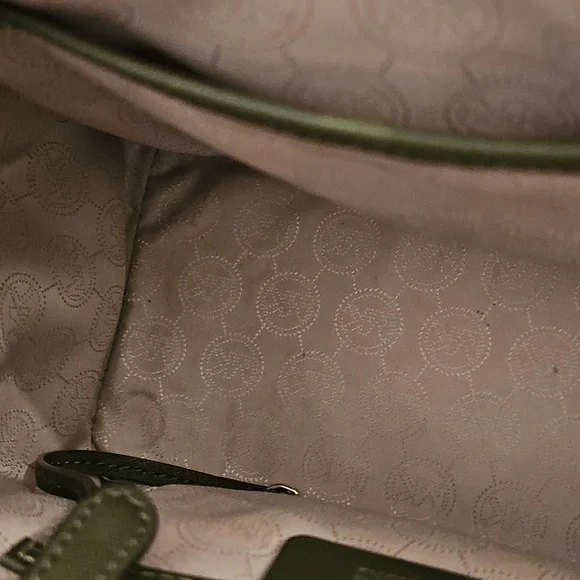 Michael Kors Selma Bag In Olive Green - Picture 11 of 16